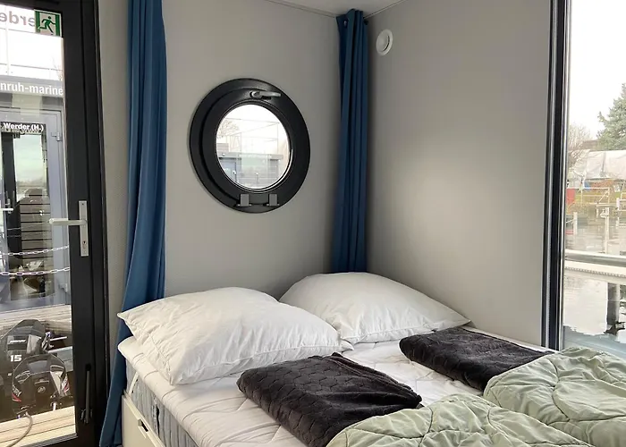 Hausboot Celina بوتيل Brandenburg (Brandenburg an der Havel)